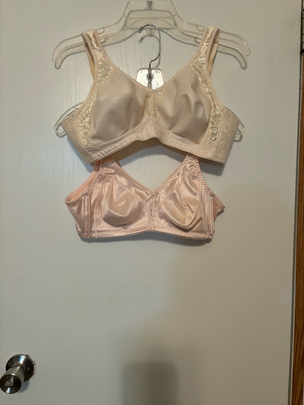 Two Everyday Comfort Wirefree Bras - Ivory and Pink